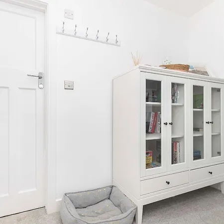 The White House - Lux Southbourne Beach 3 Bed Stay-2
